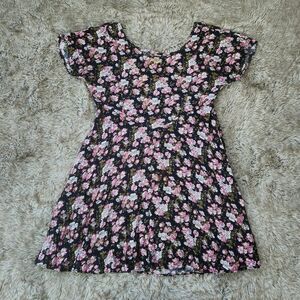 Timing Vintage Floral Short Sleeve Mini Dress Navy‎ Background